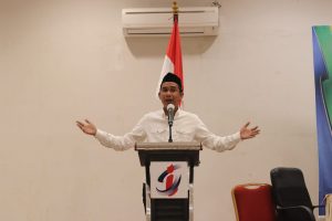 Ketua DPRD Rudianto Lallo Motivasi Mahasiswa Baru Universitas Handayani