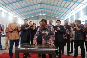 Grand Opening Pabrik Injeksi Plastik PT Graha Bintang Sumaindo, Danny Harap Kehidupan Pelaku Bank Sampah Lebih Hidup