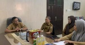 Pastikan Staf Bekerja Baik, Sekretaris Bappeda Makassar Pimpin Rapat Koordinasi