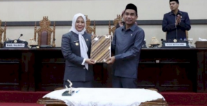 Makassar Kini Miliki Perda Perlindungan Guru, Diteken Ketua DPRD dan Wakil Walikota