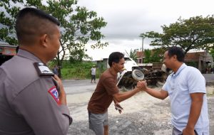 Singgah Pantau dan Bantu Evakuasi Kecelakaan Truk, Warga Jeneponto: Terima Kasih Pak Gubernur