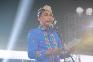 Kenakan Baju Adat Toraja, Rudianto Lallo Bacakan Narasi Sejarah Kota Makassar