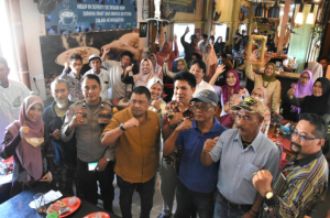 Arifin Dg Kullle Tinjau Progres Pengerjaan Jalan dan Drainase di Manuruki
