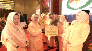 DPRD Makassar Terima Penghargaan Monev Terbaik untuk DWP Unit Setwan