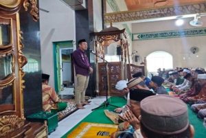 Camat Sangkarrang Gelar Safari Jum’at, Imbau Warga Patuhi Prokes