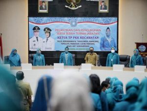 Lantik dan Kukuhkan Bunda Paud Kecamatan, Ini Pesan Indira Jusuf Ismail