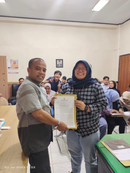 Terima SK, Pegawai non-ASN Diskominfo-SP Sulsel Diminta Lebih Berperan Aktif