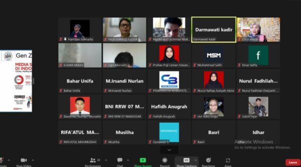 Gelar Seminar Ilmiah, Mahasiswa Pascasarjana Unifa Kupas Dua Sisi Mata Pisau Media Sosial dan Gen Z