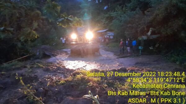Longsor tutup jalan Nasional Poros Maros – Bone, PUTR Provinsi Koordinasi dengan Balai Jalan Kementerian