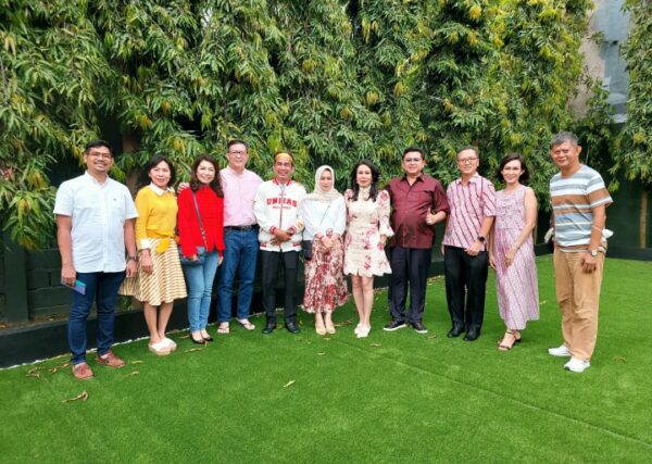 Hari Raya Imlek, Rudianto Lallo Datangi Kediaman Warga Tionghoa di Makassar