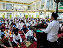 Gubernur Sulsel Laksanakan Salat Tarawih Berjamaah di Masjid Agung Takalar