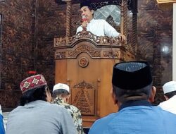Tarawih Pertama, Ketua DPRD Makassar Rudianto Lallo Ingatkan Warga Pentingnya Pendidikan