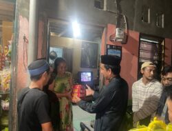 Grebek Sahur, Ketua DPRD Bagikan Makanan ke Warga Tidung