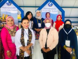 Iriana Joko Widodo Kagum dengan Produk Unggulan Pameran Dekranasda Andalan Sulsel
