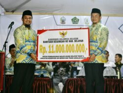 Gubernur Sulsel Serahkan Bantuan Rp11 Miliar untuk Pembangunan Tahap II Masjid Agung Selayar