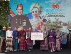 Gubernur Andi Sudirman Serahkan Rp 8 M Bantuan Keuangan, Dukung Pembangunan Infrastruktur di Maros