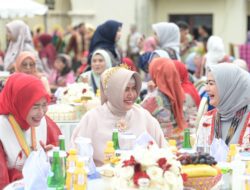 Tujuh Istri Wali Kota Ikuti Tradisi Mappasiori Waju di Ladies Program Apeksi XVI Tahun 2023