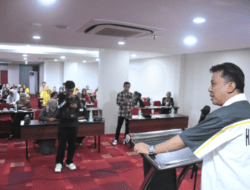 Abdul Wahab Tahir Ajarkan Pemuda Makassar Selalu Konsisten