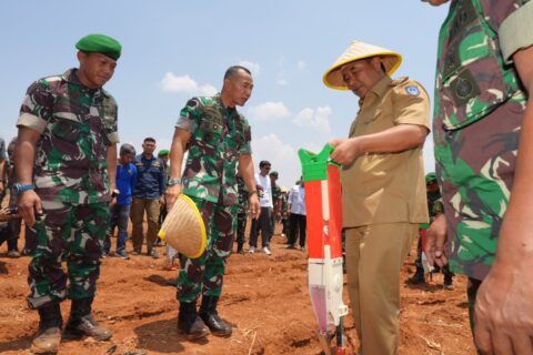 Siapkan Lahan, Pangdam XIV Hasanuddin Support Program Budidaya Pisang Pemprov Sulsel