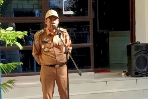 Usai Apel Pagi, Camat Sangkarrang Tinjau TPA Terpadu di Kelurahan Barrang Lompoa