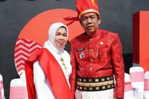 Camat Sangkarrang bersama Istri Upacara 17 Agustus di Pantai Losari