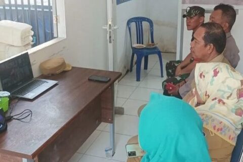 Camat Sangkarrang Bersama Jajaran Ikuti Launching Posko Kontainer Terpadu Secara Online