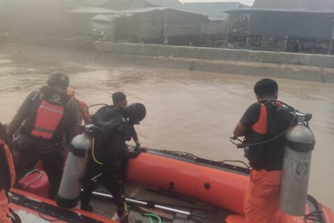 Bocah Perempuan Terseret Arus Air Masih dalam Pencarian