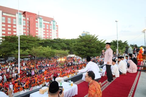Buka Puasa Bersama, Danny Pomanto Berbagi Keberkahan dengan Satgas Kebersihan