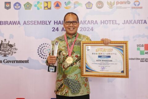 Keren! Pemkot Makassar Raih Penghargaan Standar Pelayanan Minimal SPM Awards 2024