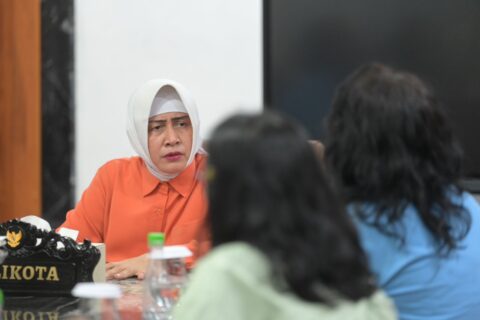 Indira Yusuf Ismail Dorong PWKI Edukasi Warga Pesisir Terkait Kebersihan