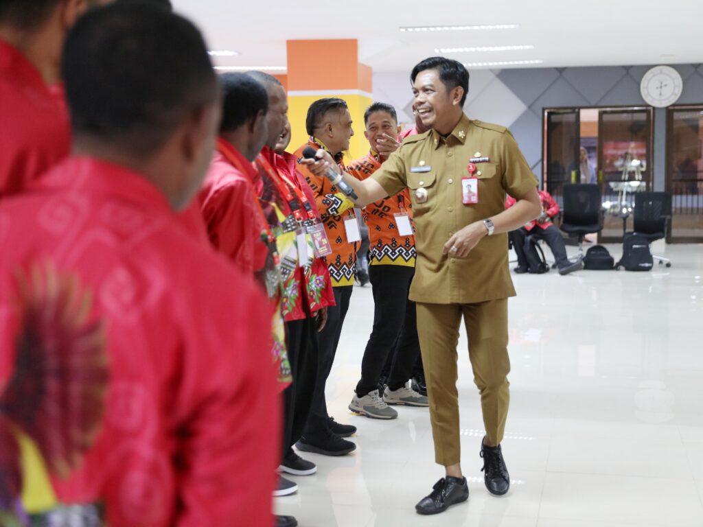 Firman Pagarra Sharing Ilmu Protokol Sentuh Hati Kepada 40 Peserta Diklat Pengawas Angkatan V