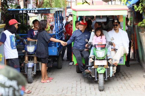 Danny Pomanto Sapa Warga Pulau Barrang Lompo