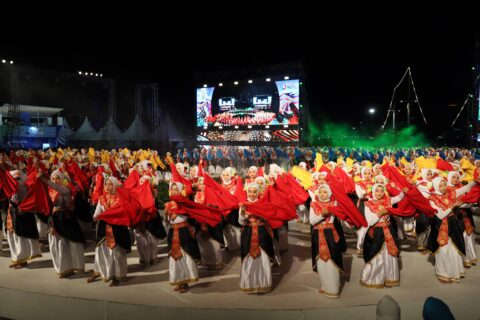 Pertunjukan Tari Kolosal 500 Pelajar SMP di Penutupan F8, Gambaran Keceriaan Anak-Anak Makassar