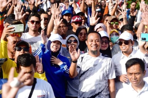 Ribuan Warga Takalar Meriahkan Jalan Sehat Romantis Anti Mager Bersama Andalan Hati
