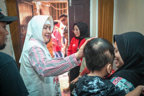 Indira Yusuf Ismail Jenguk Penderita Lumpuh Layu dan Hidrosefalus di Banta-bantaeng