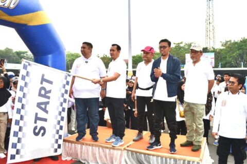 KPI Pusat dan Pemkab Maros Gelar Jalan Sehat: Kampanye Kembali Menonton TV dan Mendengarkan Radio