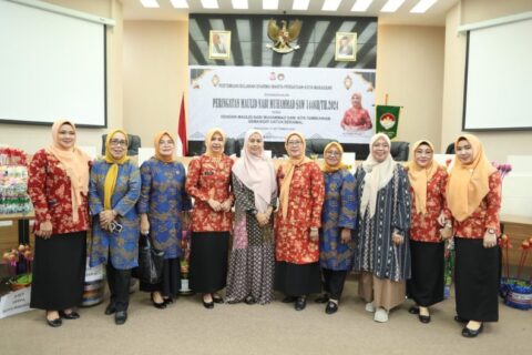 Pjs Ketua TP PKK Kota Makassar Andi Tenri Anna Hadiri Maulid Nabi Muhammad SAW Bersama Dharma Wanita Persatuan