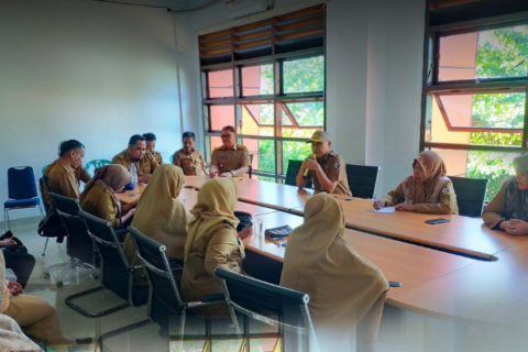 Camat Kepulauan Sangkarrang Pimpin Rapat Koordinasi di Pulau Barrang Lompo