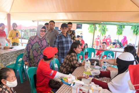 Indira Yusuf Ismail Tinjau Pelayanan Posyandu Lansia di Gereja Bukit Tamalanrea