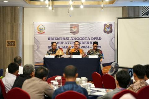 Sekda Sulsel Jufri Rahman Berbagi Ilmu di Orientasi Anggota DPRD Enrekang 2024-2029
