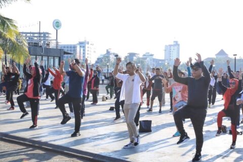 Pemkot Makassar Gelar Jalan Sehat dan Senam Bersama: Olahraga Sebagai Investasi Kesehatan