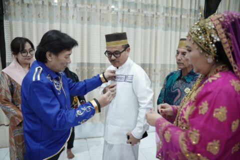 Sekda Sulsel Jufri Rahman Dianugerahi Gelar Keluarga Kerajaan Maguindanao dalam Pertemuan Bersejarah dengan Sultan Filipina