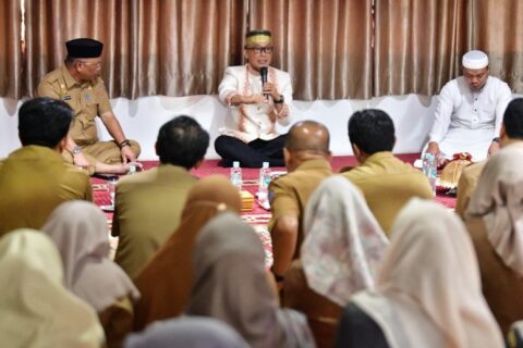 Pj Gubernur Sulsel Hadiri Doa Bersama di Dinas Koperasi dan UKM, Dorong Semangat Berbagi dan Program Sedekah Harian