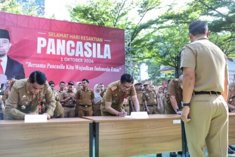 Pjs Wali Kota Makassar Arwin Saksikan Penandatanganan Pakta Integritas Netralitas ASN