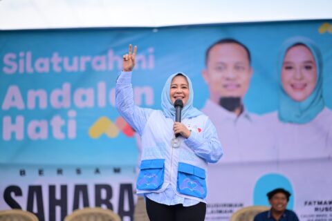 Fatmawati Rusdi Raih Penghargaan Perempuan Inspiratif Bidang Politik