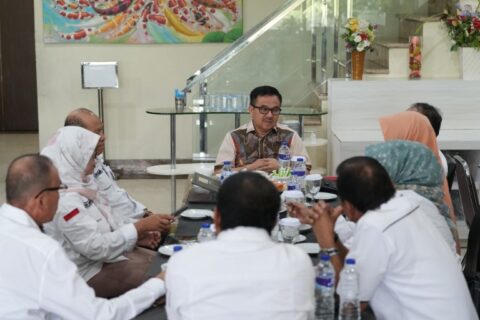 Sekda Sulsel Hadiri Rapat Dewan Pengupahan, Bahas Simulasi dan Persiapan Penetapan UMP 2025