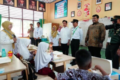 Pemprov Sulsel Dukung Program Makan Bergizi Gratis untuk Anak Sekolah, Wapres Gibran Tinjau Simulasi di Maros