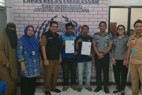 Dukcapil Sulsel Berikan Biodata Kependudukan Pengganti KTP untuk Warga Binaan Lapas Makassar