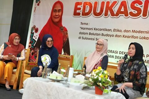 Dekranasda Sulsel dan Bulukumba Gelar Fashion Show dan Edukasi dalam Peringatan Hari Ibu