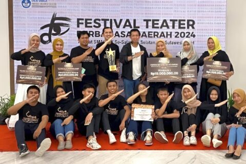 Teater SATU Makassar Raih Juara Umum Festival Teater Berbahasa Daerah Sulselbar 2024
